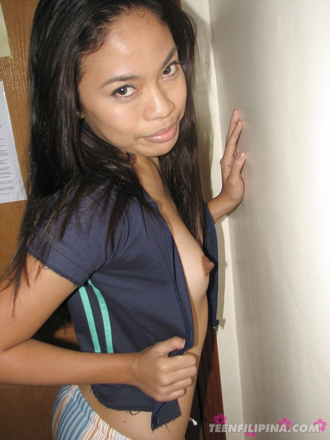 Locked up back at the hotel with Filipina hottie Elizabeth picture